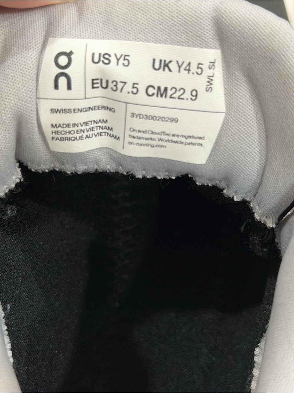 On Cloudhero Mid Waterproof Shoes Youth Sz 5 Y - Picture 9 of 11